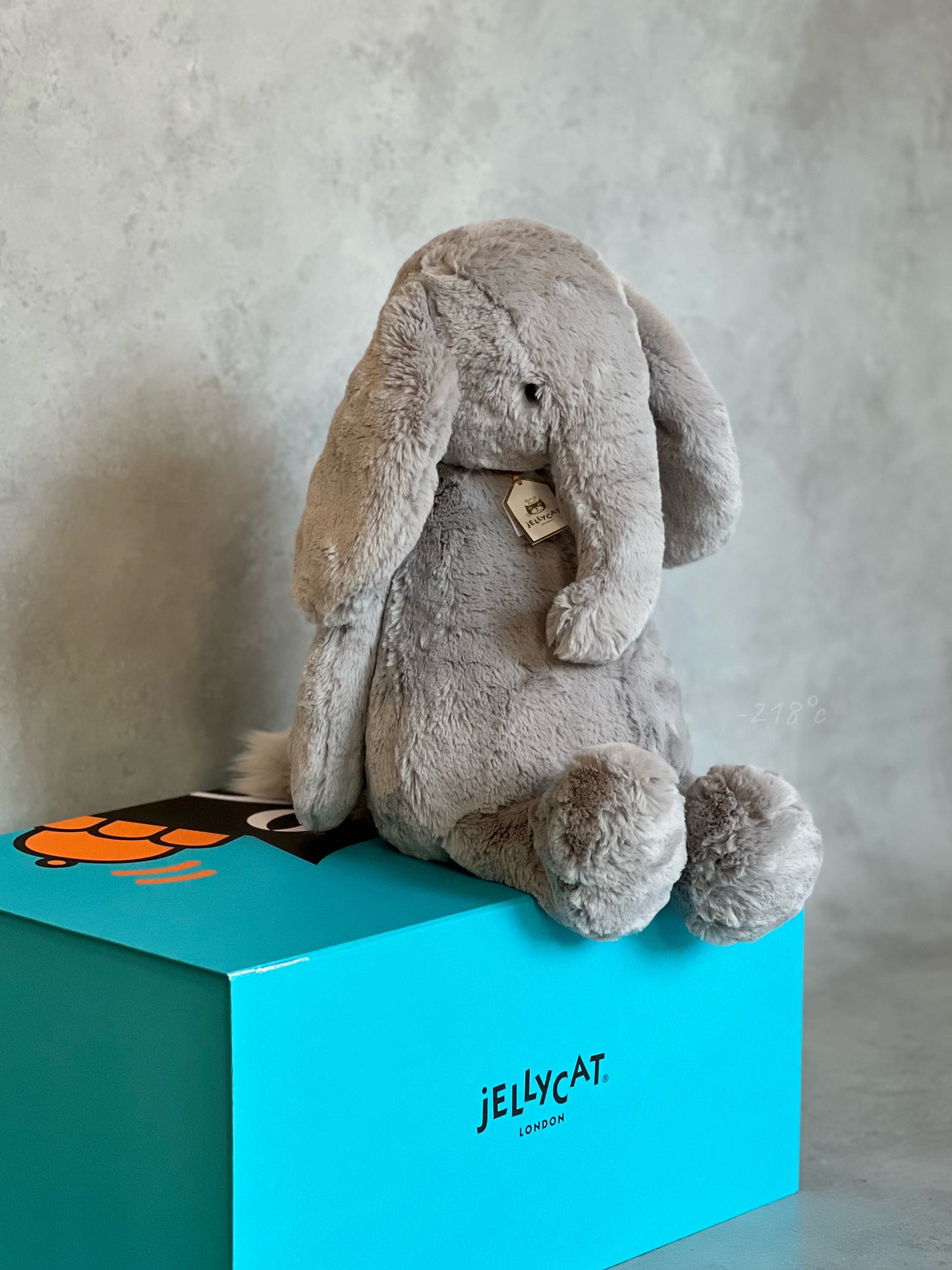【現貨】
JellyCat Luxe Elephant Thuddeus奢華緻臻安撫大象