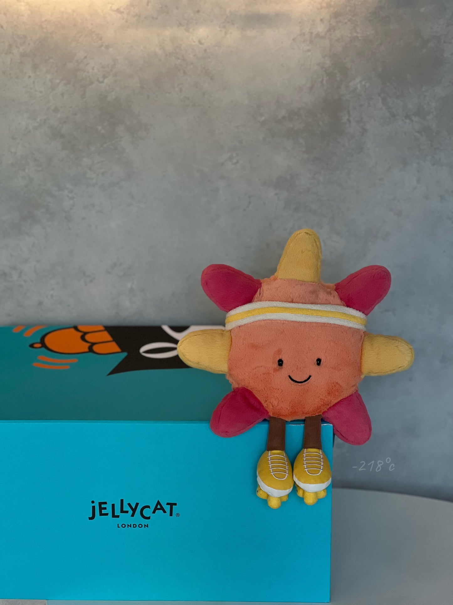 【現貨】
Jellycat Amuseables Sun Roller Skates復古溜冰太陽