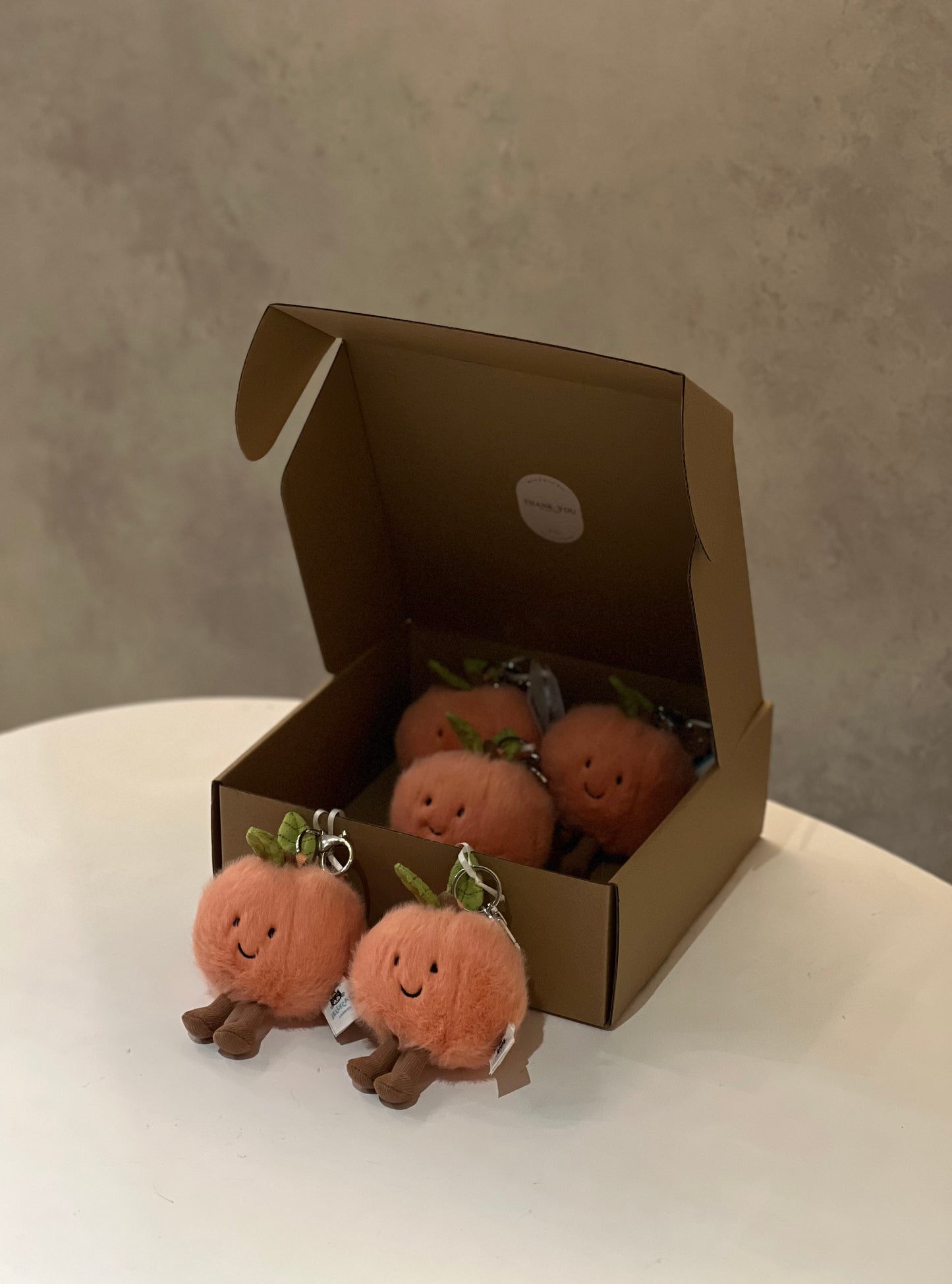 【現貨】Jellycat Amuseables Peach Soft Bag Charm水蜜桃吊飾