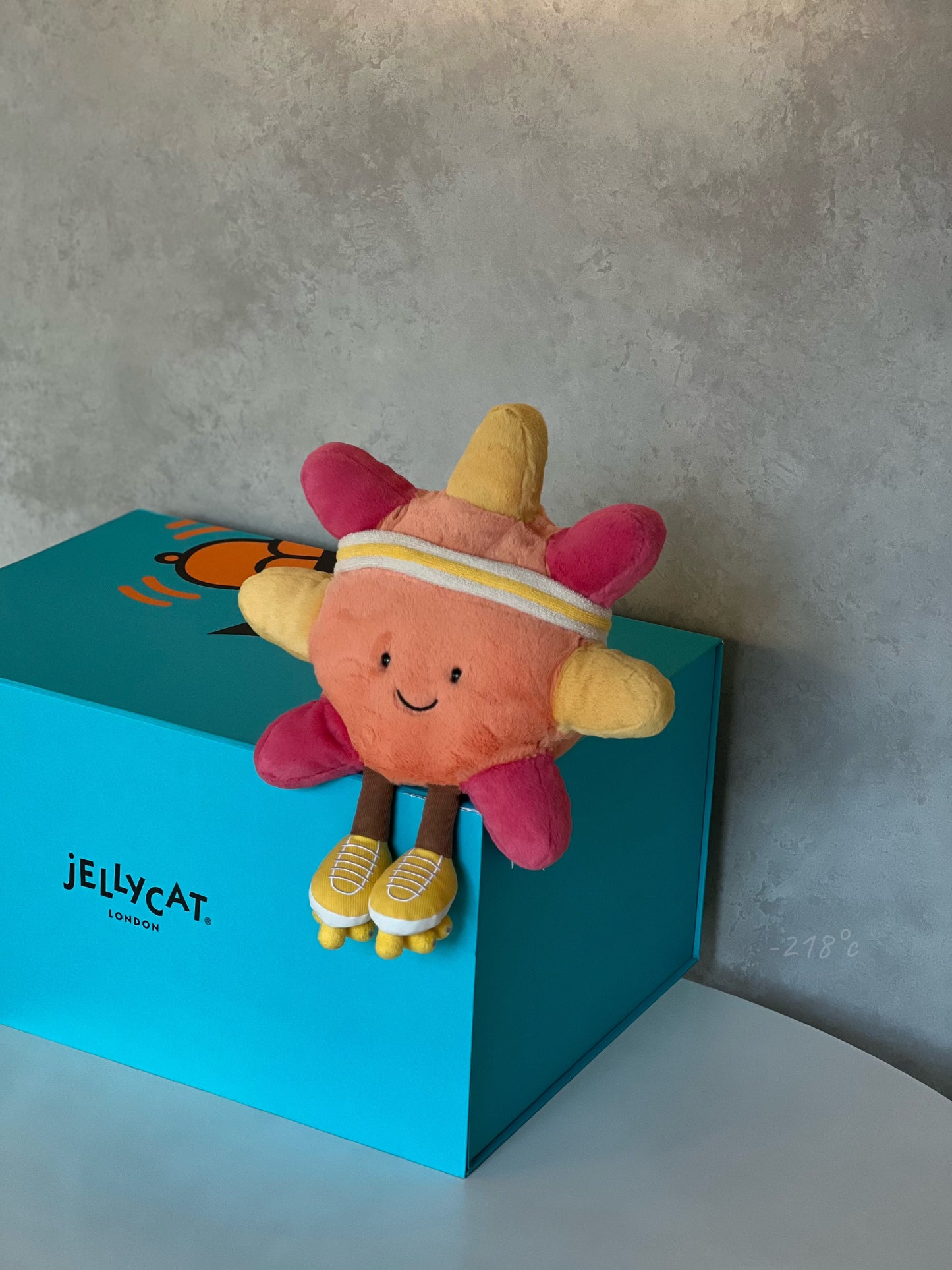 【現貨】
Jellycat Amuseables Sun Roller Skates復古溜冰太陽