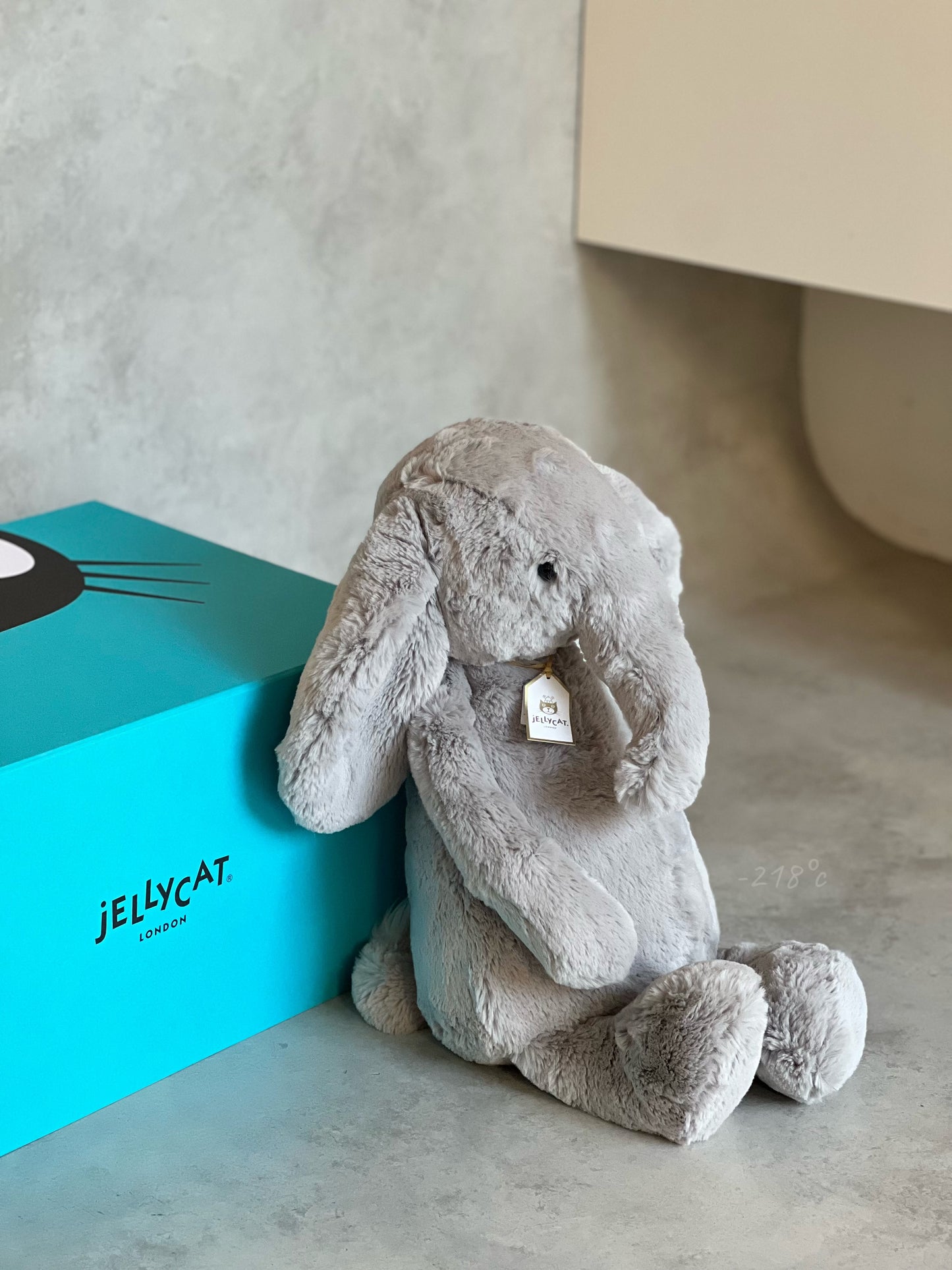 【現貨】
JellyCat Luxe Elephant Thuddeus奢華緻臻安撫大象