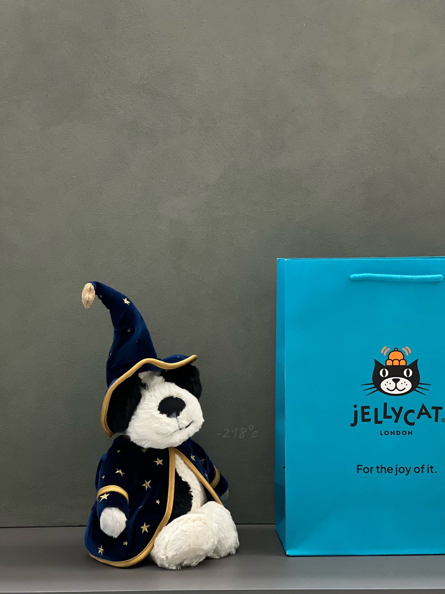 【現貨】
JELLYCAT Rufferty Puppy Wizard Outfit萬聖魔法小狗🪄