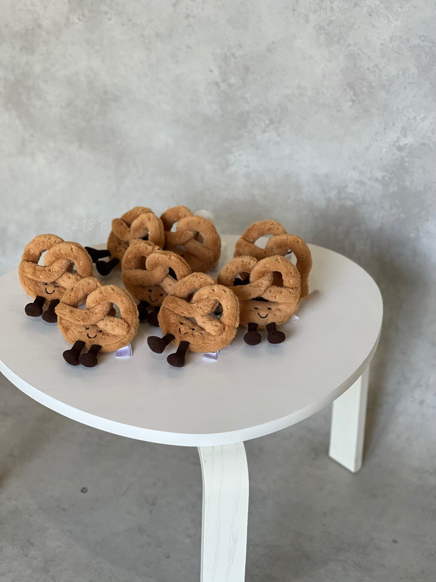 【現貨】
JellyCat Pretzel Charm蝴蝶酥🥨