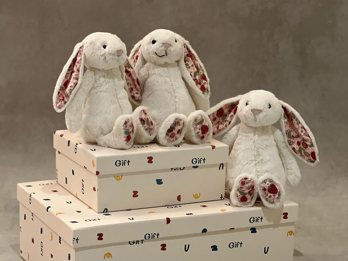 【現貨】Jellycat Strawberry Bunny草莓牛奶兔🐰